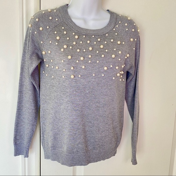 NWOT QED London Pearl embellished gray sweater pull over size S - Picture 5 of 11